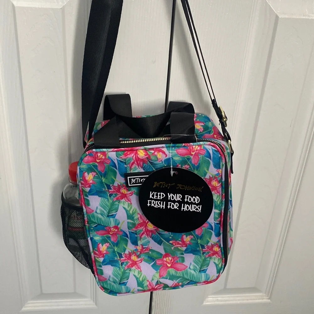 🆕🌸Betsey Johnson Lunch Tote, “Floral”. - Picture 4 of 9